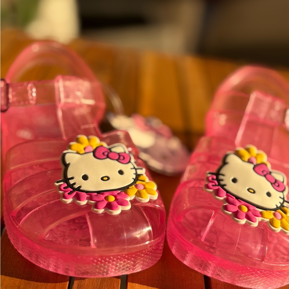 NWT 7T Hello Kitty Pink Jelly Sandals
